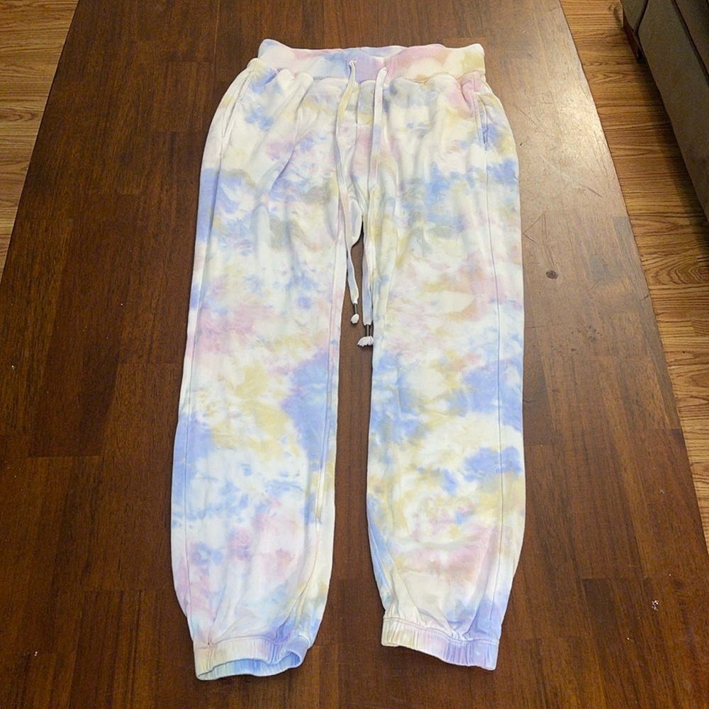 Young, Fabulous & Broke ladies pastel tie-dye sweatpants joggers. Size XS